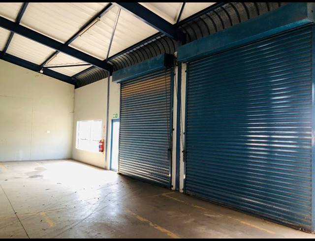 INDUSTRIAL PROPERTY TO RENT IN LABORIA